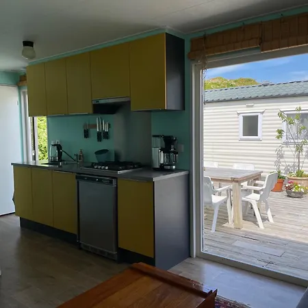 Summer House On The Dutch Coast بيت للعطل